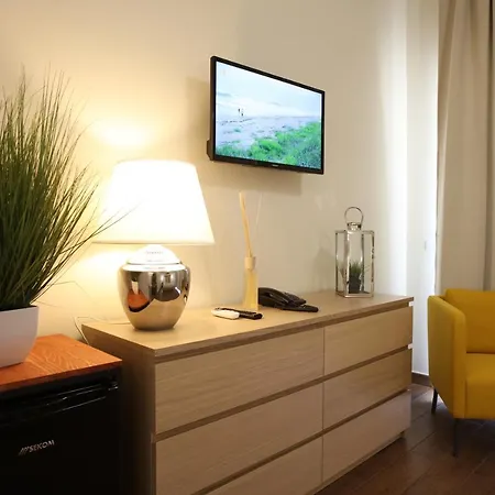 Khome & Oda ve Kahvaltı Katanya
